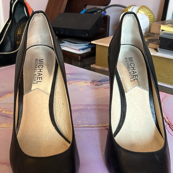 Michael Kors, Size 7 Black w Silver toe, silver heel - Picture 4 of 11